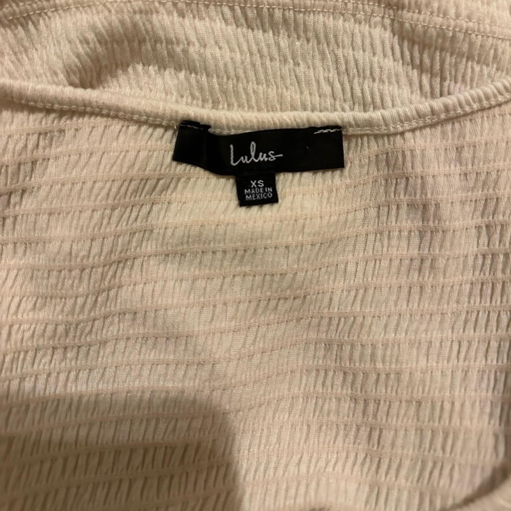 LULU’S Textured Top 🤍🤎 - Picture 3 of 4